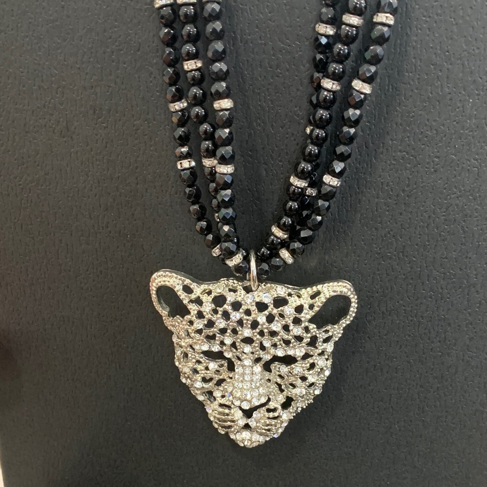 Rhinestone Leopard Pendant Necklace - Black